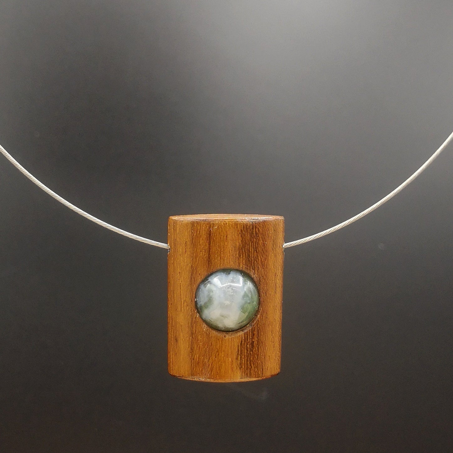 COLLIER "ACHAT / MUTHENYE`"