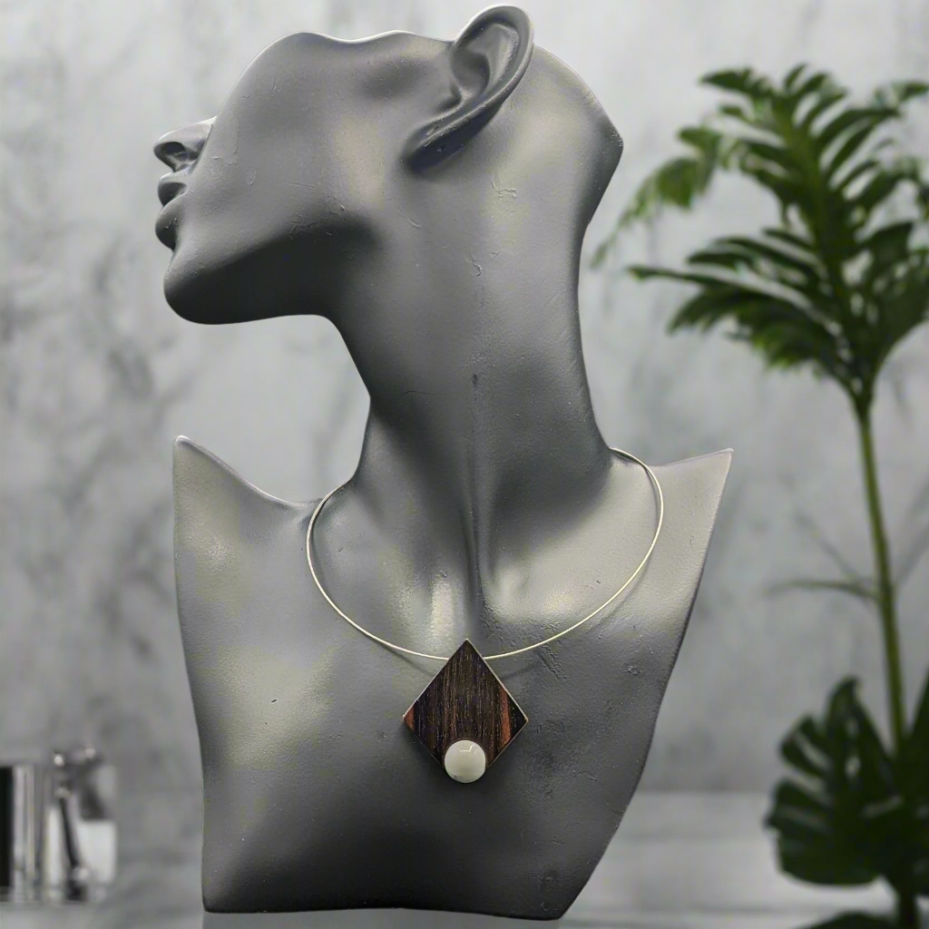 COLLIER "MARMOR / EBENHOLZ"