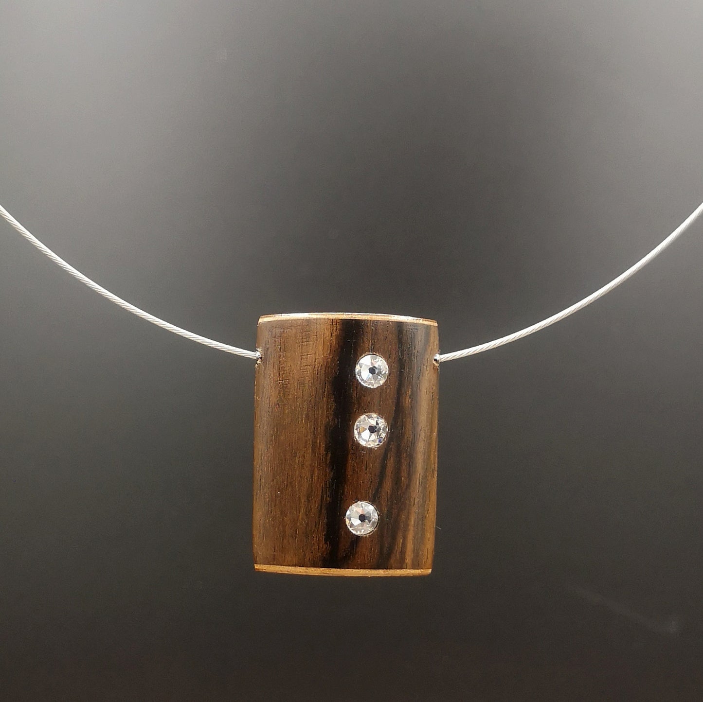 COLLIER "EBENHOLZ"
